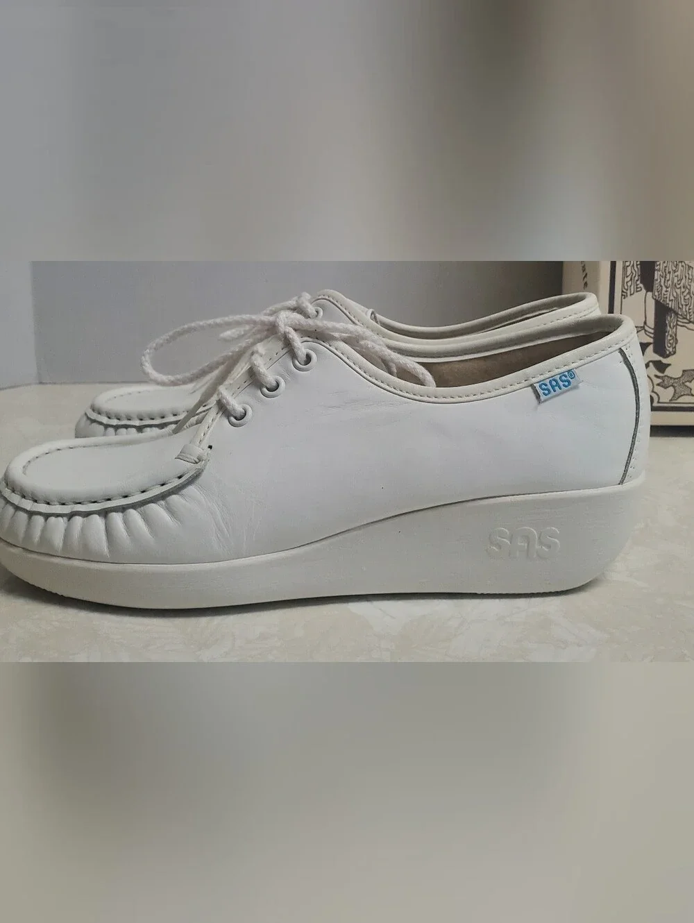 SAS smooth white